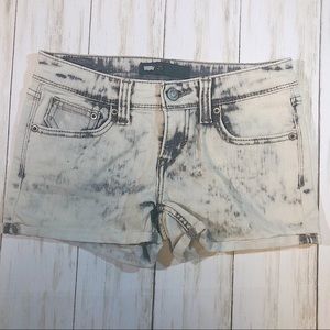 Levi’s Bleached Jean Shorts